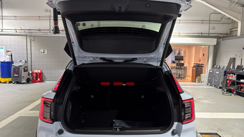 Volvo EX30 200kW SM Extended Range Ultra 69kWh 5dr Auto Electric Estate